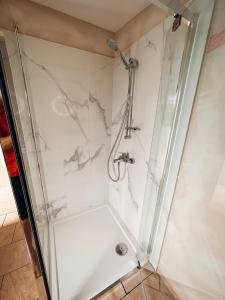 889fare-havai-tenape-raiatea-salle-de-bain-1