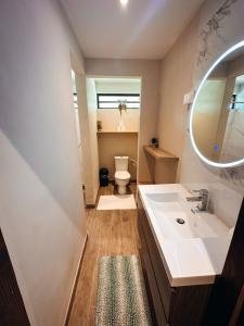fare-havai-tenape-raiatea-salle-de-bain-3