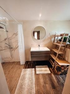 fare-havai-tenape-raiatea-salle-de-bain-4
