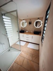 fare-havai-tenape-raiatea-salle-de-bain3